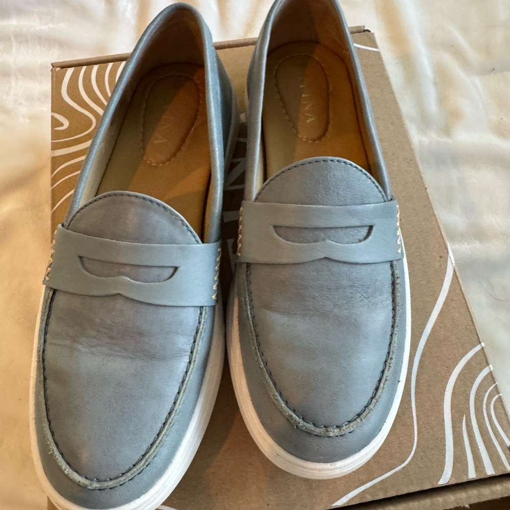 Super cute leather loafers from Portland Leather. - Picture 3 of 6